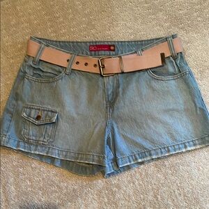 SO Women's Denim Shorts with light pink Belt